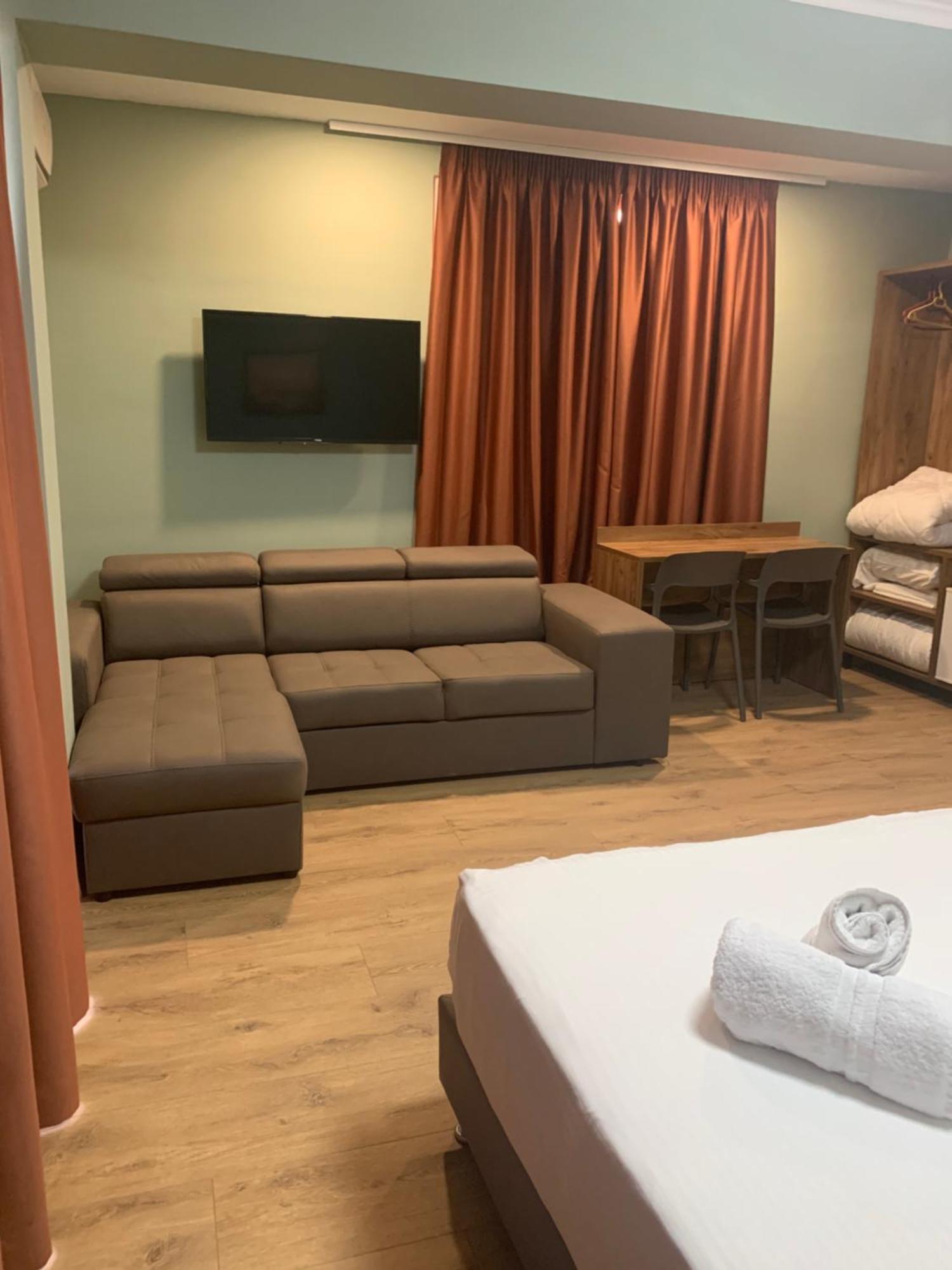 Hotel Dodona Sarandë 외부 사진